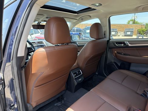 Used 2018 Subaru Outback 2.5i Touring AWD/4WD image 25