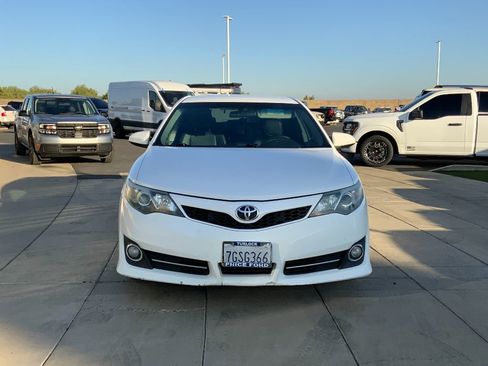 Used 2014 Toyota Camry SE image 7