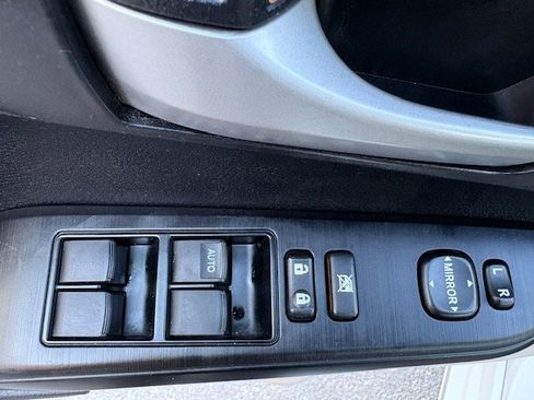 Used 2012 Toyota Camry L image 23