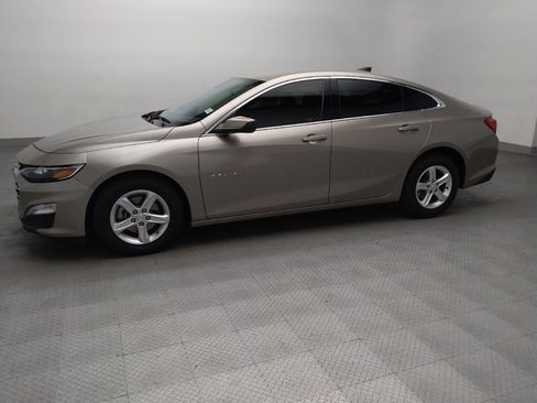 Used 2025 Chevrolet Malibu LS FWD image 2