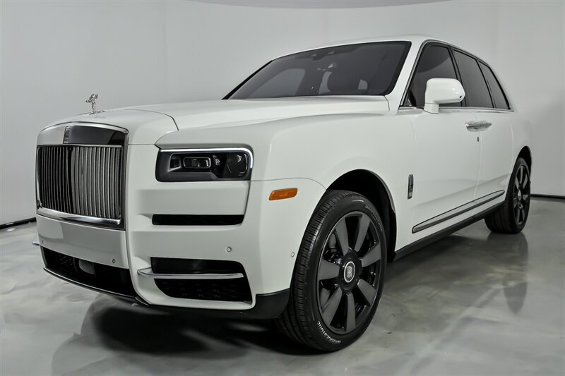 Used 2023 Rolls-Royce Cullinan w/ Leather Finishing Pack AWD/4WD image 5