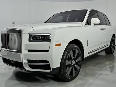 Used 2023 Rolls-Royce Cullinan w/ Leather Finishing Pack AWD/4WD image 5