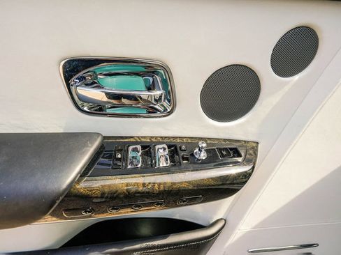 Used 2020 Rolls-Royce Phantom Sedan RWD image 48