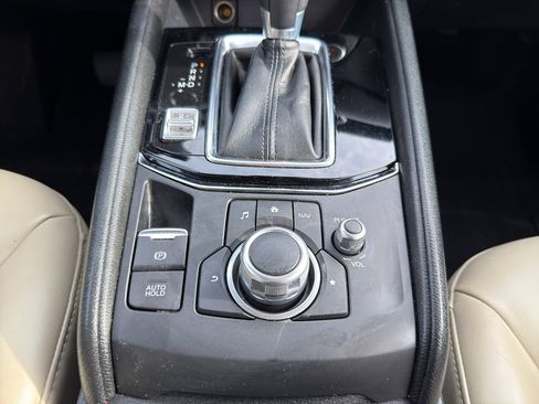 Used 2018 MAZDA CX-5 Touring w/ Preferred Equipment Package image 23