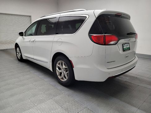 Used 2017 Chrysler Pacifica Limited w/ UConnect Theater Package image 5