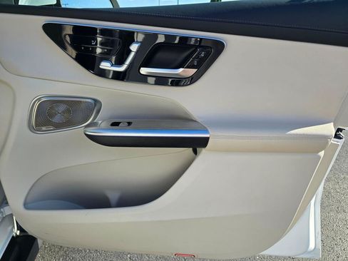 Used 2023 Mercedes-Benz GLC 300 4MATIC image 26