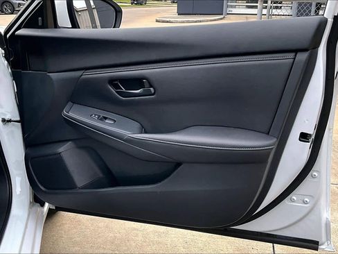 Certified 2025 Nissan Sentra S FWD image 21