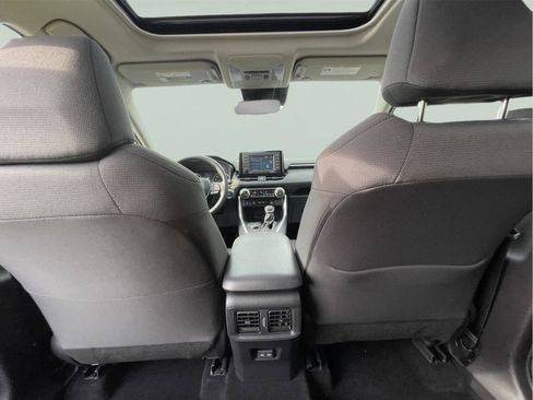 Used 2022 Toyota RAV4 XLE w/ Convenience Package AWD/4WD image 16