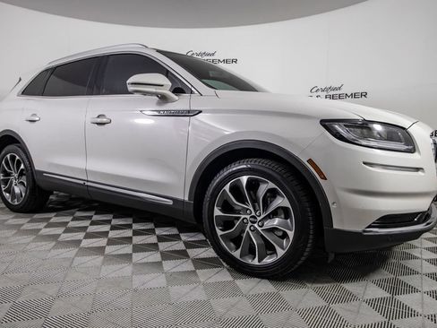Used 2022 Lincoln Nautilus Reserve w/ Equipment Group 201A FWD image 2