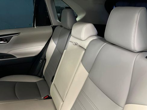 Used 2021 Toyota RAV4 XLE Premium w/ Carpet Mat Package (TMS) image 21