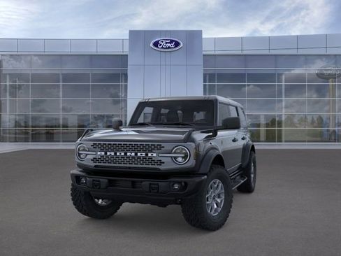 New 2025 Ford Bronco Badlands image 2