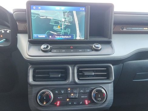 Used 2023 Ford Maverick Lariat w/ Lariat Luxury Package image 40