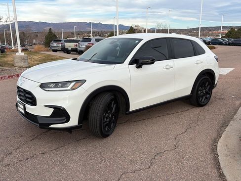 Certified 2025 Honda HR-V Sport image 3