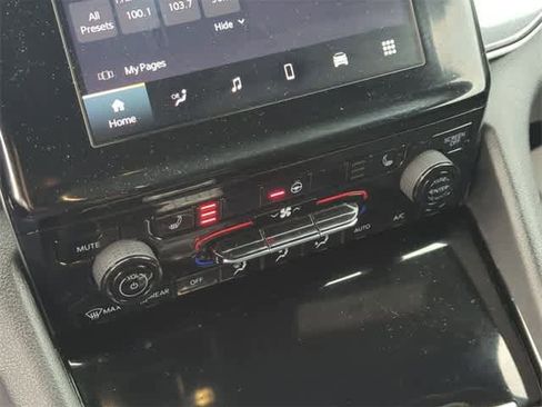 Used 2021 Jeep Grand Cherokee L Laredo image 17