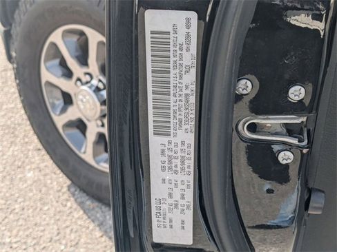 Used 2019 RAM 2500 Limited image 43