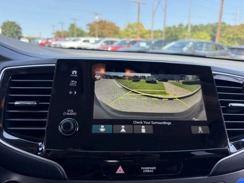 Used 2021 Honda Pilot EX image 29