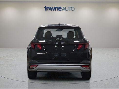 Used 2025 Hyundai Tucson SE AWD/4WD image 3