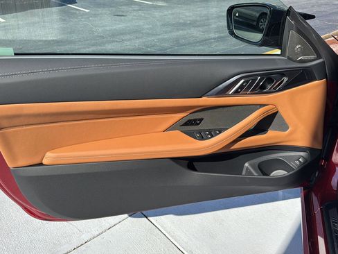 Used 2025 BMW M440i Convertible w/ Premium Package image 10