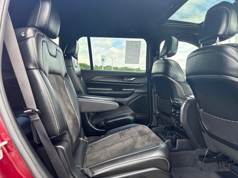 Used 2023 Jeep Grand Cherokee L Laredo AWD/4WD image 16