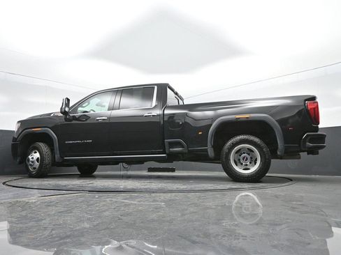 Used 2023 GMC Sierra 3500 Denali w/ Denali Ultimate Package image 40