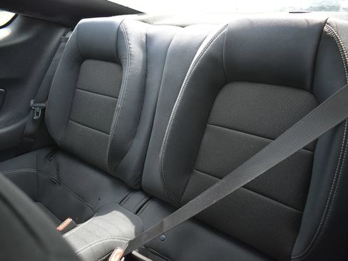 Used 2015 Ford Mustang Coupe RWD image 13
