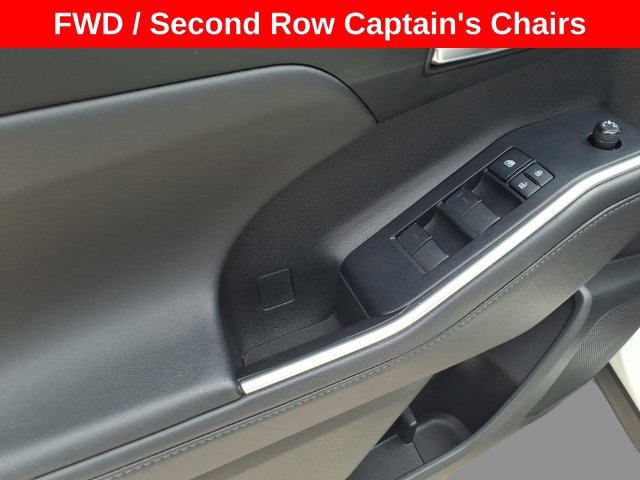 Used 2022 Toyota Highlander XLE FWD image 22