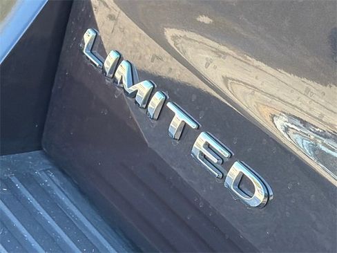 Used 2024 Ford Expedition Limited image 10