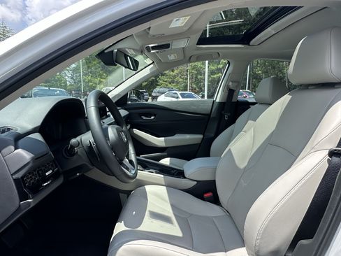 Used 2025 Honda Accord Touring image 7