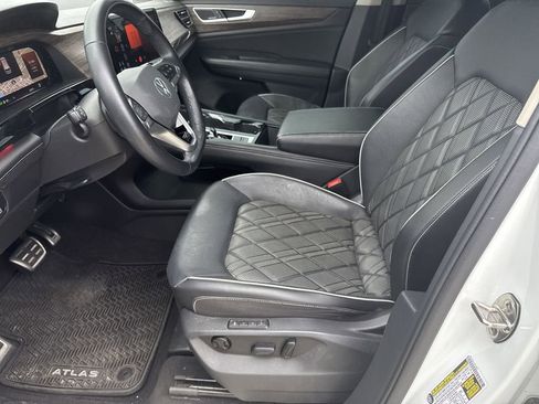 Used 2024 Volkswagen Atlas SEL Premium R-Line AWD/4WD image 12