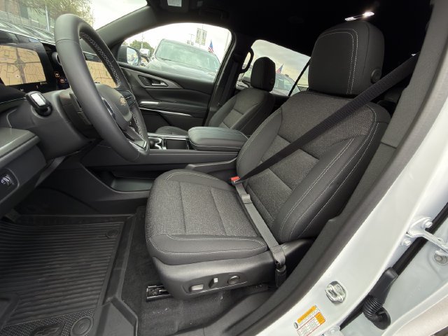 New 2027 Chevrolet Traverse LT w/ Driver Confidence Package FWD image 17