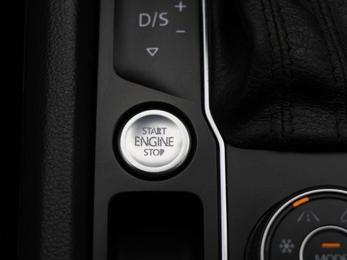 Used 2019 Volkswagen Atlas SE w/ Panoramic Sunroof Package image 29