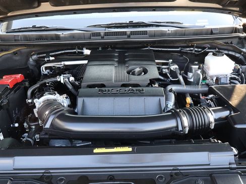 Used 2024 Nissan Frontier SV image 19