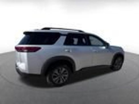 Used 2025 Nissan Pathfinder SV FWD image 12