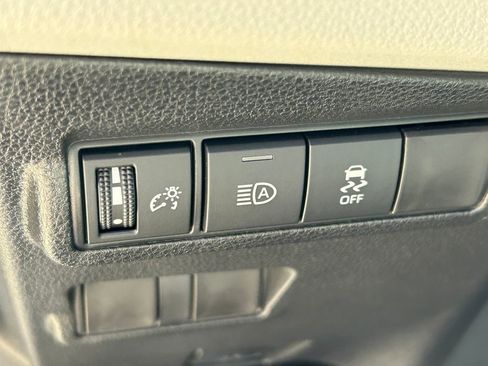 Used 2026 Toyota Corolla Cross L image 21