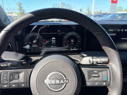 Certified 2025 Nissan Kicks SR image 19