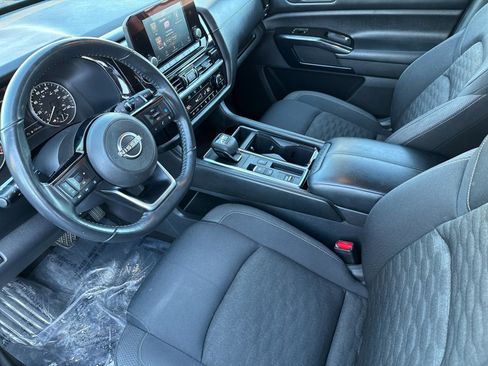 Used 2022 Nissan Pathfinder SV image 9