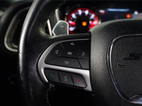 Used 2016 Dodge Challenger SRT Hellcat RWD image 40