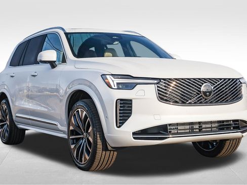 New 2026 Volvo XC90 T8 Ultra w/ Lounge Package image 3