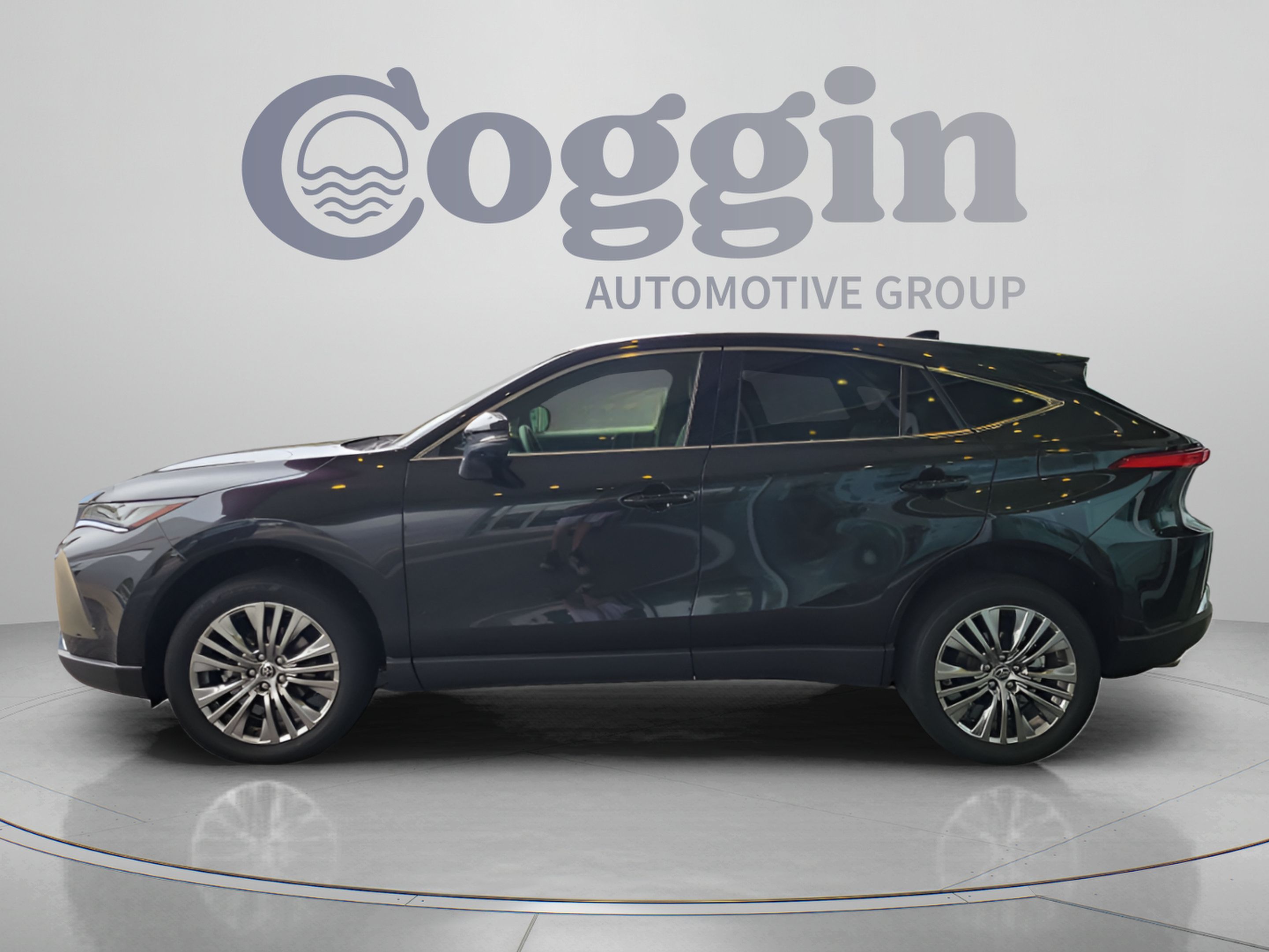 Used 2022 Toyota Venza Limited w/ Advanced Technology Package AWD/4WD image 3