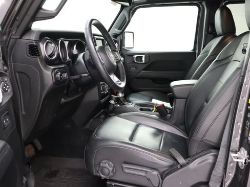 Used 2022 Jeep Wrangler Unlimited Sahara AWD/4WD image 7