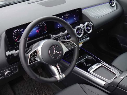 Used 2026 Mercedes-Benz GLA 250 4MATIC image 35