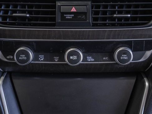 Used 2020 Honda Accord Touring image 19