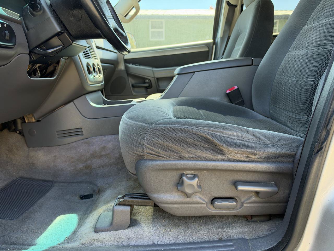 Used 2003 Ford Explorer XLT RWD image 7
