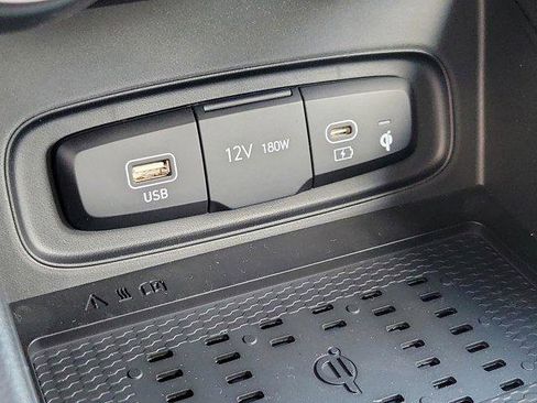 New 2025 Hyundai Venue Limited image 26