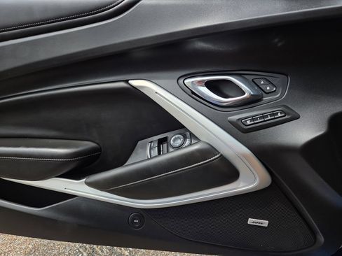 Used 2017 Chevrolet Camaro SS RWD image 19