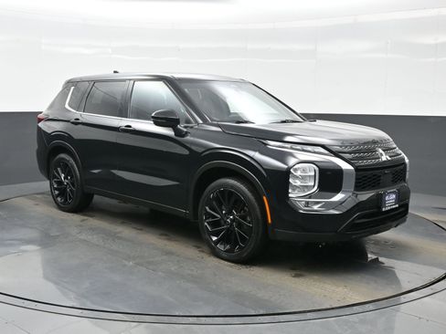 Used 2022 Mitsubishi Outlander SEL Black Edition image 8