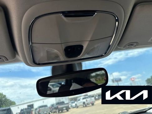 Used 2019 Jeep Cherokee Limited FWD image 16