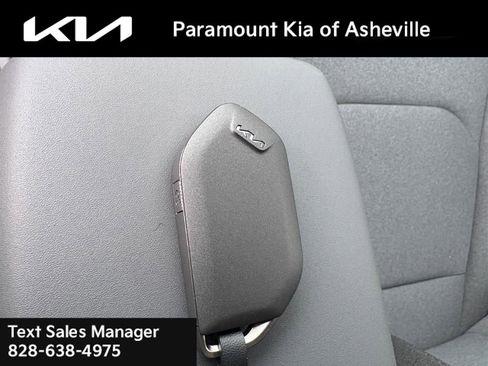 New 2025 Kia K4 LXS image 28
