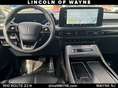 Certified 2025 Lincoln Aviator AWD image 26