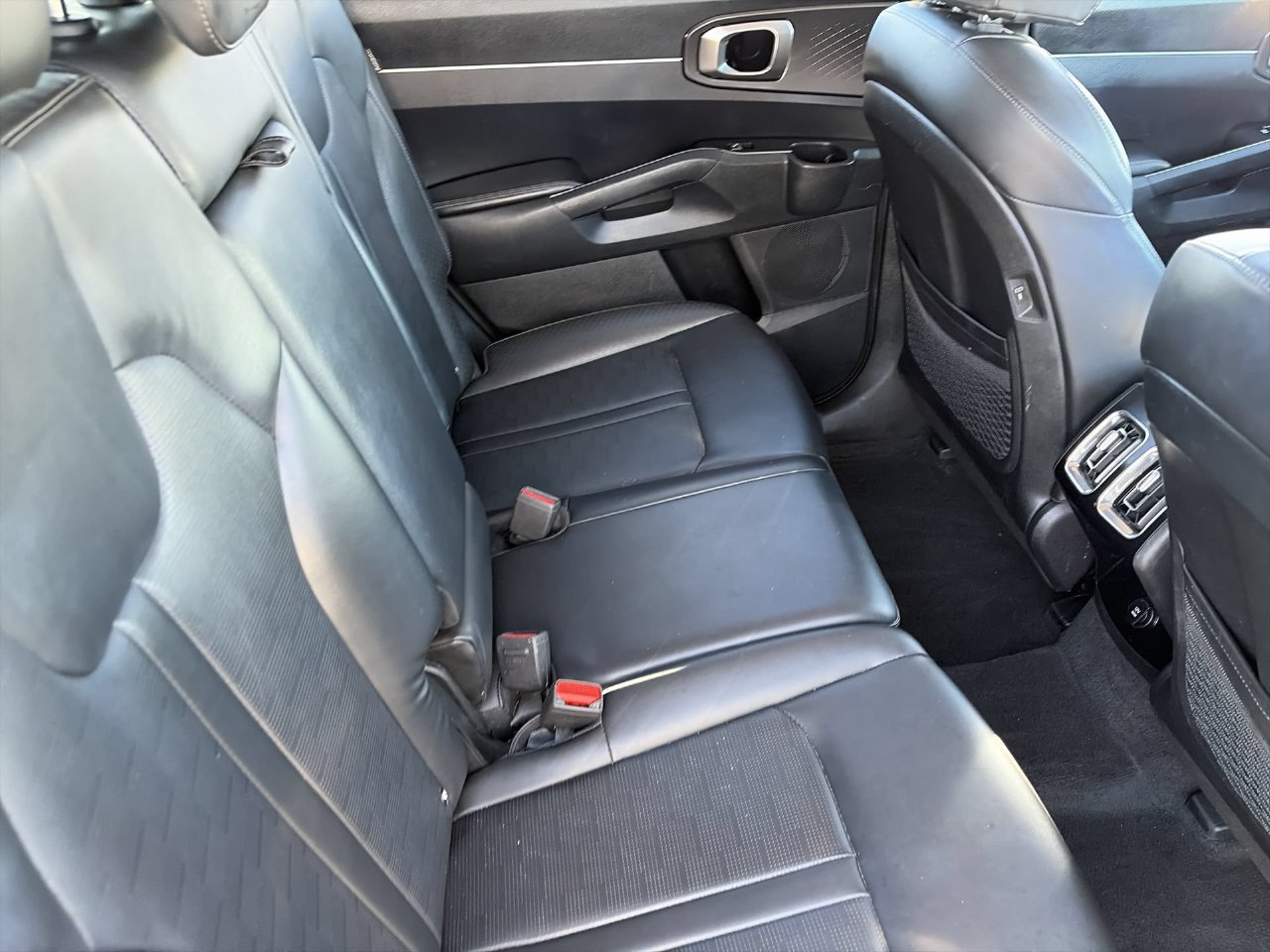 Used 2024 Kia Sorento S FWD image 12